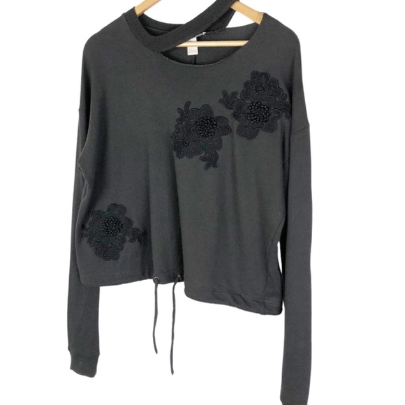 Forever 21 Women’s Floral Embroidered Patch Distressed Crewneck Crop Sweatshirt - Picture 3 of 15